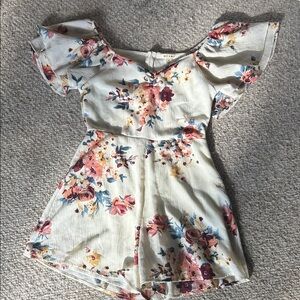 Mi Ami Cream Floral Flutter-Sleeve Romper